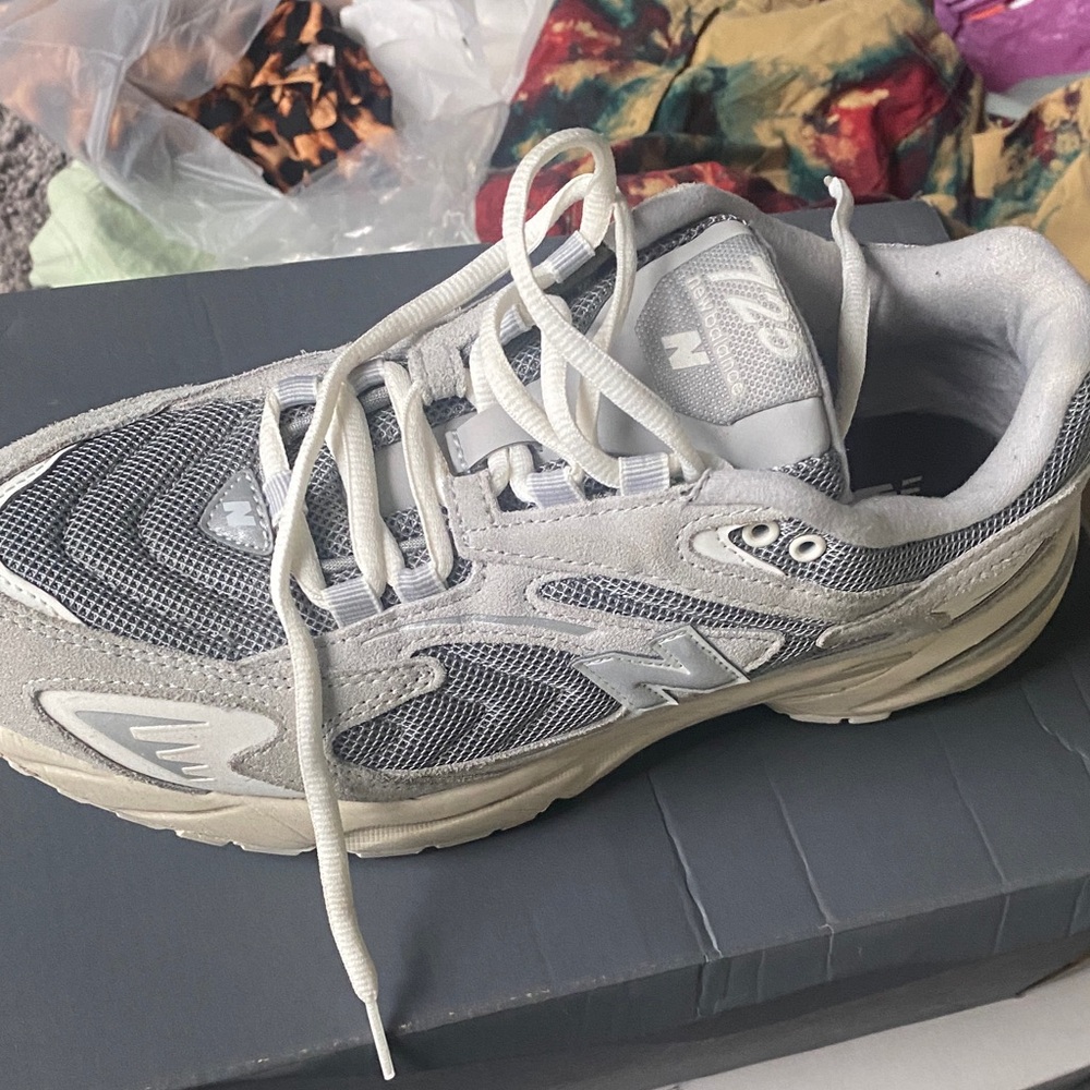New Balance Women's Gray and Cream Sneakers
